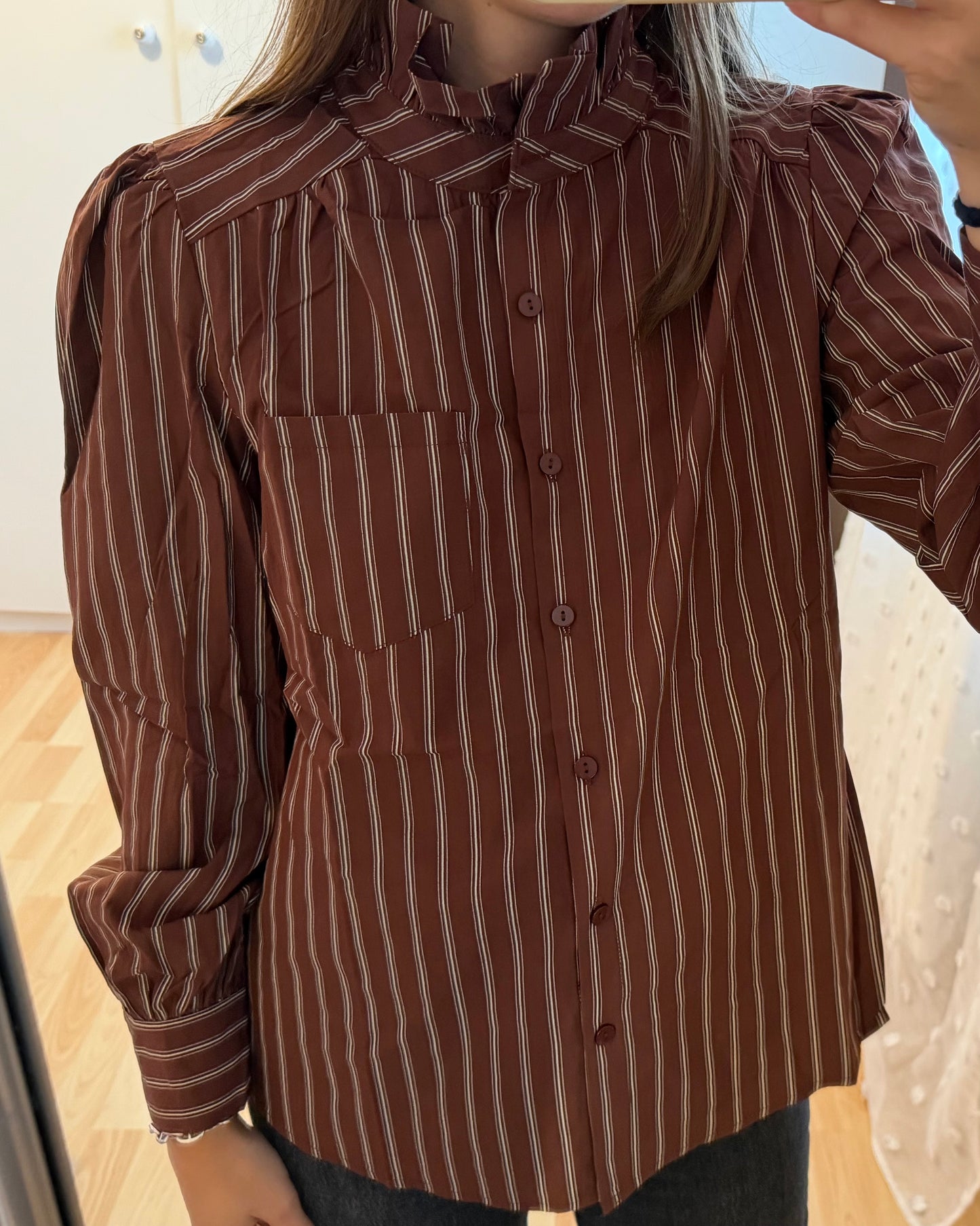 Chemise à rayures marron