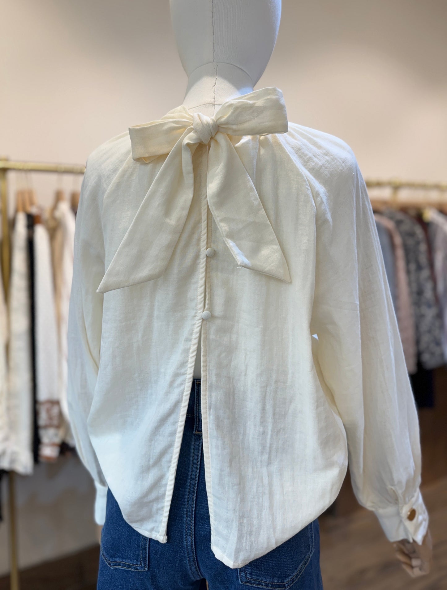 Blouse noeud dans le dos